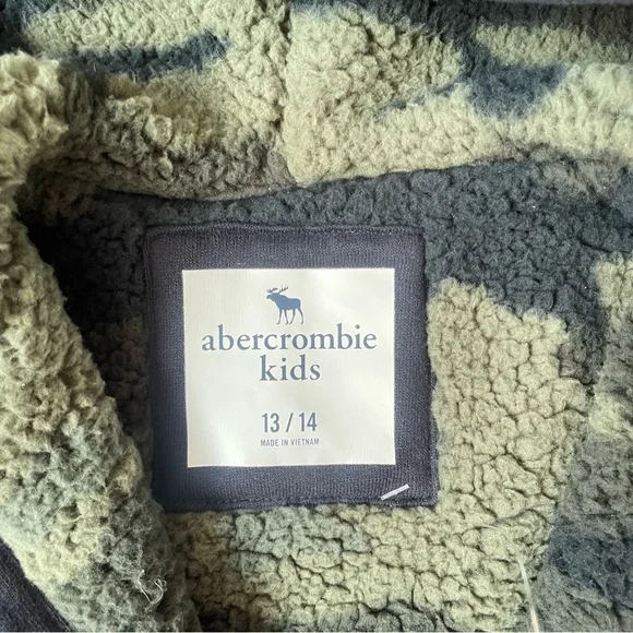 Abercrombie & Fitch Youth Black Hoodie Jacket Camo Lined Sherpa Size 13/14 - Picture 5 of 7